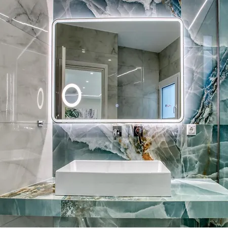 Apartment White And Grey Super Luxury Flat